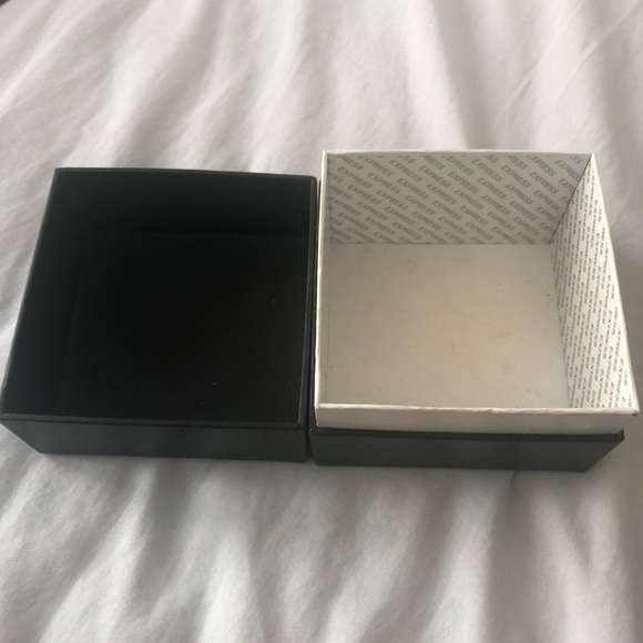 Express Marketplace Watch - Picture 6 of 6